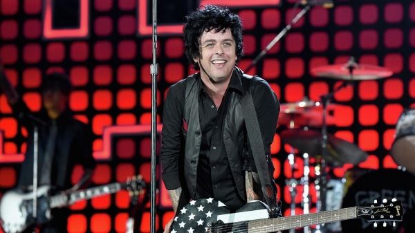 Лидер Green Day откажется от гражданства США  0
