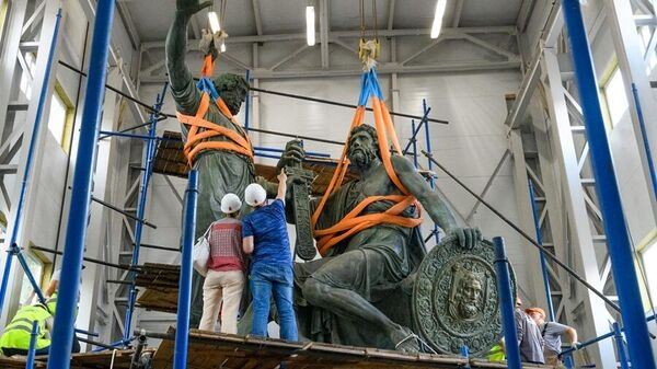 Завершился основной этап реставрации памятника Минину и Пожарскому 5
